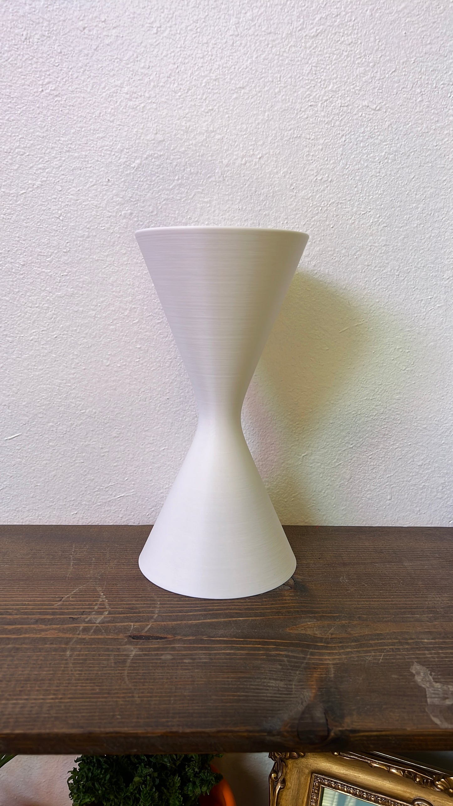Lynch Plant Pot